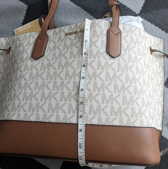 SOLD Michael Kors vanilla Brown drawstring tote - Picture 8 of 10